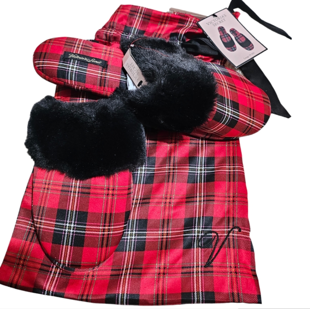 Victoria Secret Slippers NWT large 9-10 ❤️ red plaid